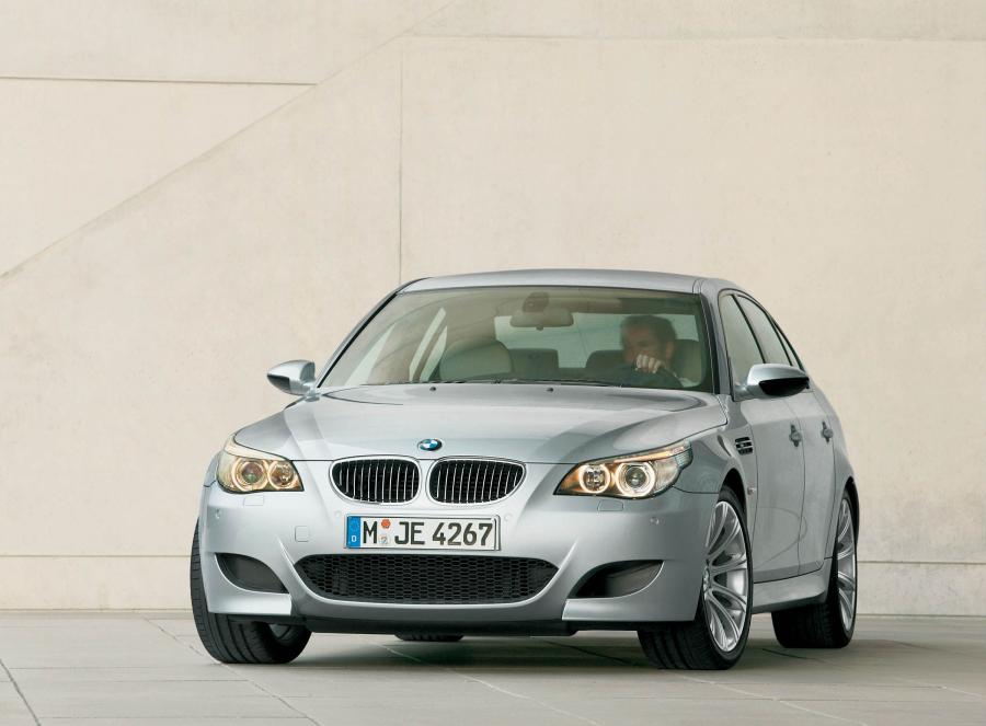 BMW M5 (E60) 2004 года  (WW) (фото 33 из 98)
